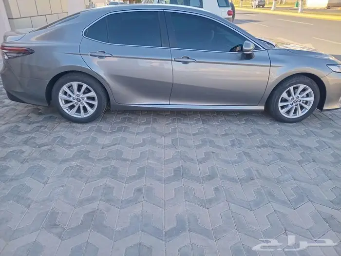 كامري 2023 مخزن تيتانيوم ستاندر مطور عداد 13 الف وكالة 6