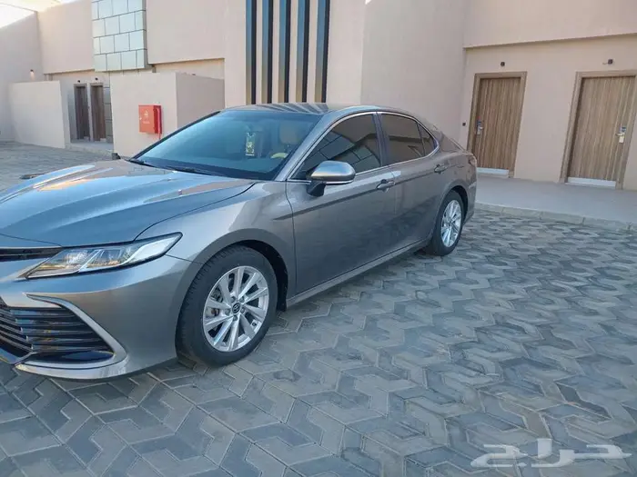 كامري 2023 مخزن تيتانيوم ستاندر مطور عداد 13 الف وكالة 0