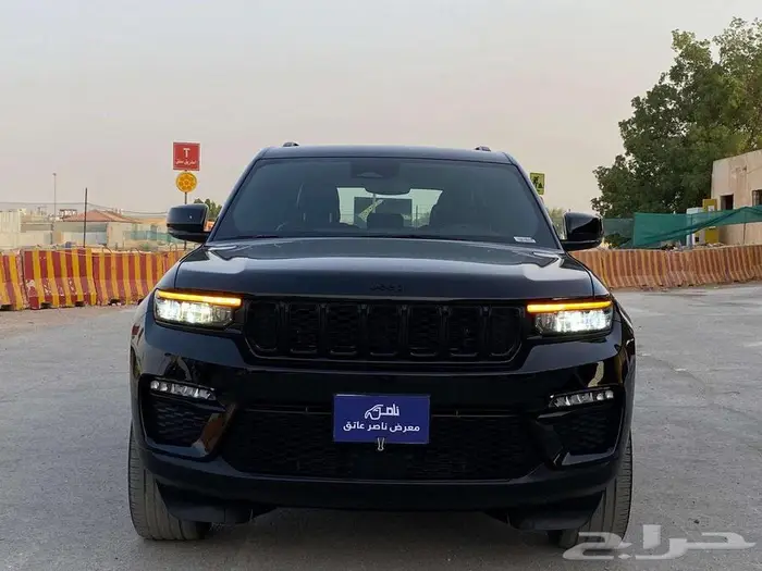 جيب جراند شيروكي لاتيتيود 2023 0