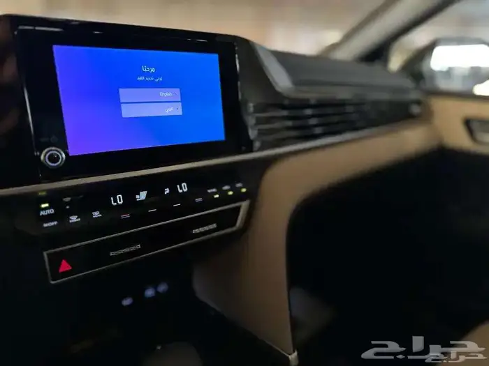 تويوتا كامري LE بنزين 2025 ابيض رمادي اسود 22