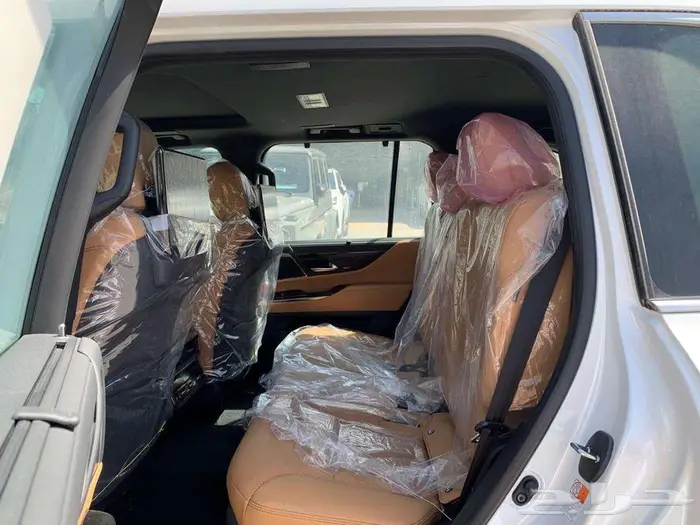 لكزس-LX600 BB -بريمي 2025 12