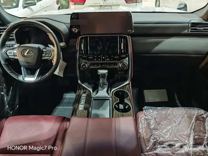 لكزس LX. 600.BBموديل 2024 27