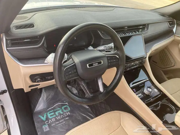 جيب جراند شيروكي 2023 ليمتد 11