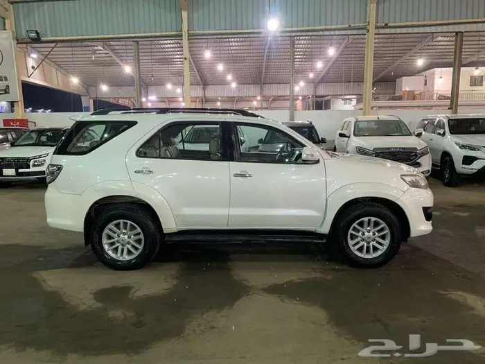 تويوتا فورتشنر موديل 2013 ( بنزين 6 سلندر ) 4