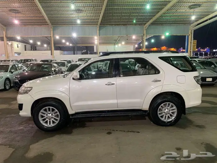 تويوتا فورتشنر موديل 2013 ( بنزين 6 سلندر ) 6