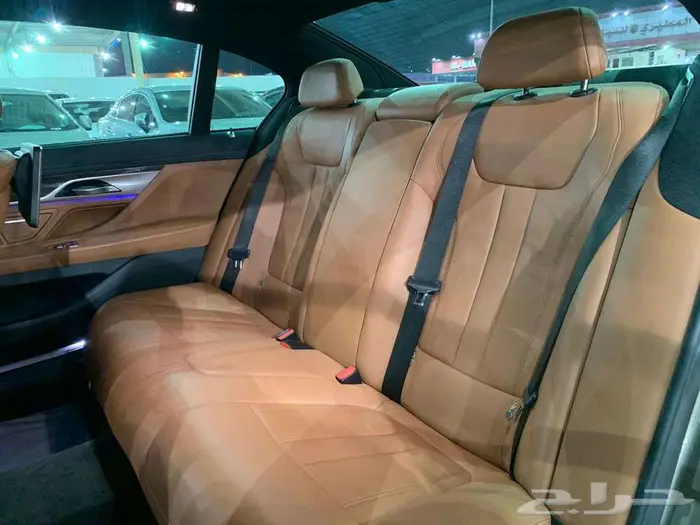 بي ام دبليو 740 Li موديل 2019 فل كامل 12
