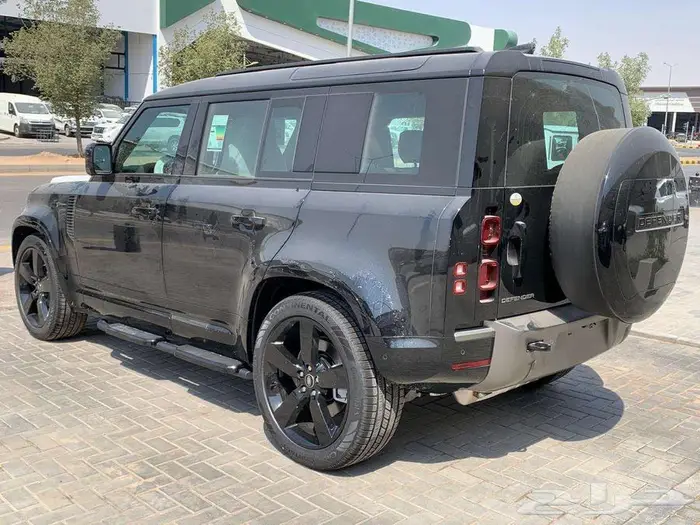 لاندروفر ديفندر 6 سلندر X dynamic HSE 2025 4