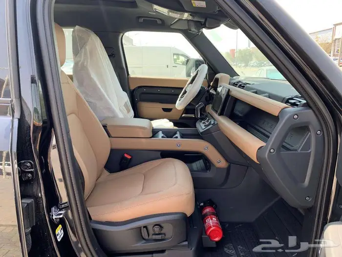 لاندروفر ديفندر 6 سلندر X dynamic HSE 2025 17