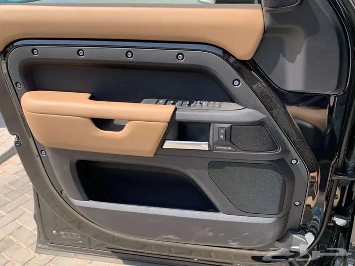 لاندروفر ديفندر 6 سلندر X dynamic HSE 2025 21