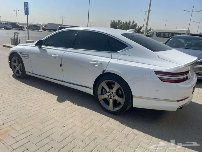 جنسس G80 2023 13