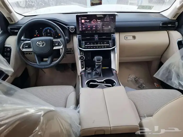 تويوتا لاندكروزر GXR4 بنزين 2025 ابيض اقساط و كاش 4