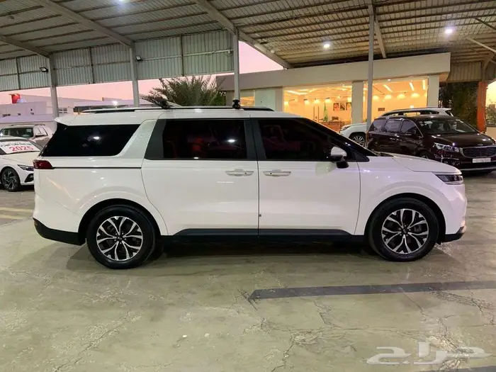 كيا كرنفال 2021 ديزل ابواب كهرباء رادار نقاط عمياء 3