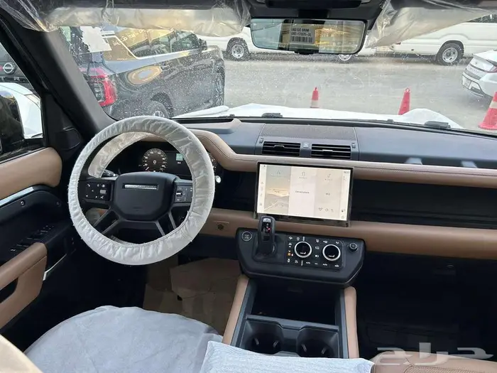 لاندروفر ديفندر HSE موديل 2025 نظام (50 50 ) 3