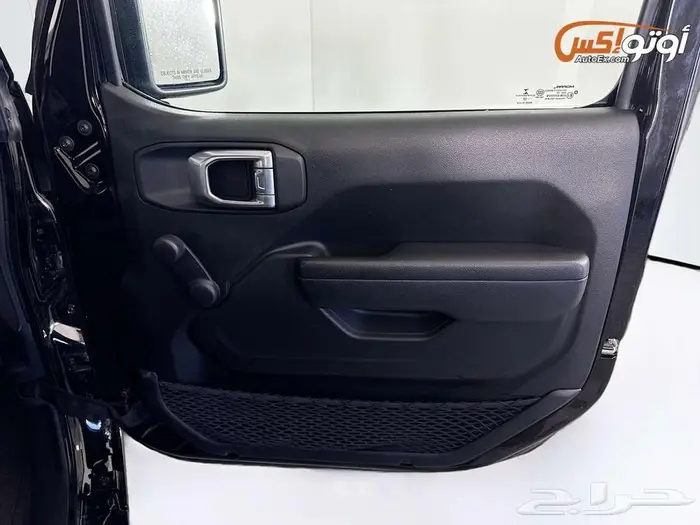 2022 جيب رانجلر سبورت 18