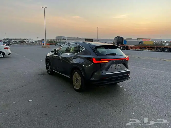 NX350 Ch - سعودي اصفار هايبرد فل 2023 ماشي 500 كم فقط 3