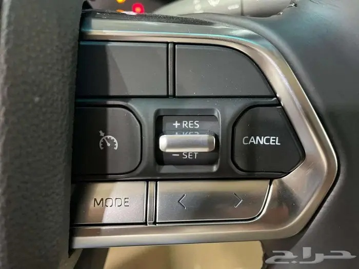 جي اكس ار هدد فتحة سقف بريمي بنزين 2025اللون ابيض - اسود 15