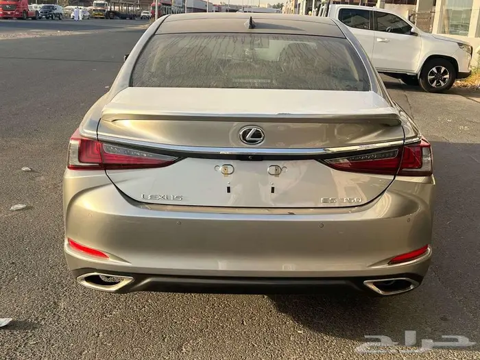 لكزس ES 350 DD فل كامل 2025 سعودي تتنانيوم 3