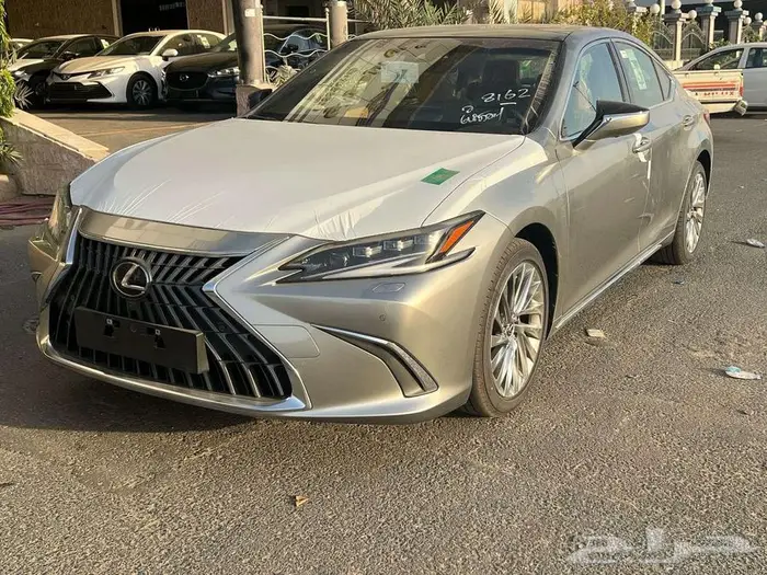 لكزس ES 350 DD فل كامل 2025 سعودي تتنانيوم 1