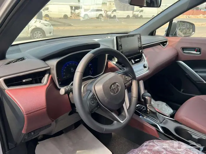 كورولاكروس ليمتد فل كامل 2024 اصفار 9