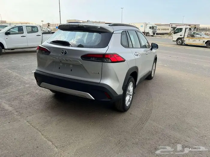 كورولاكروس ليمتد فل كامل 2024 اصفار 4