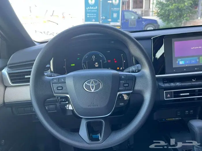 تويوتا كامري E بنزين موديل 2025 اسود 4