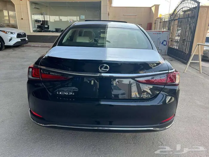 لكزس ES250 AA بنزين 2025 متاح اقساط و كاش 4