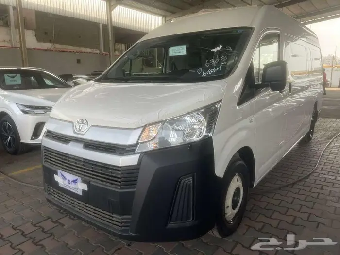 تويوتا باص هايس بضاعة سقف عالي 2026 قير عادي ديزل. سعودي. 1