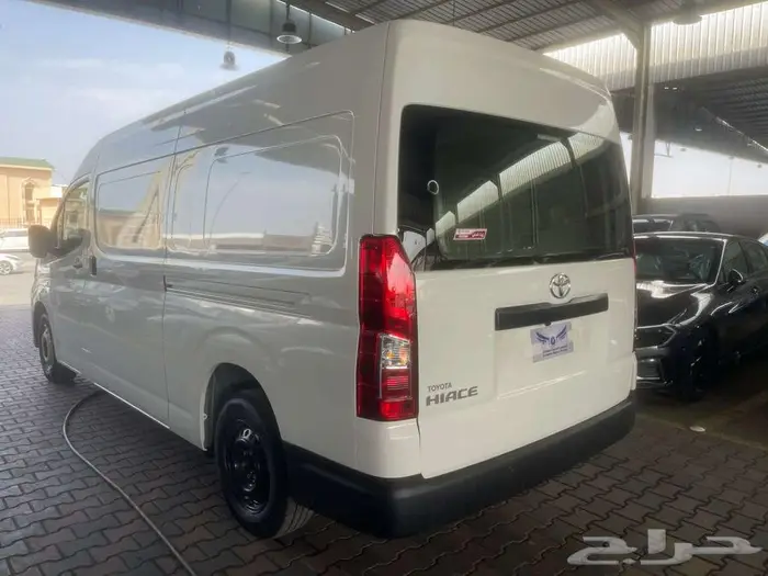 تويوتا باص هايس بضاعة سقف عالي 2026 قير عادي ديزل. سعودي. 5