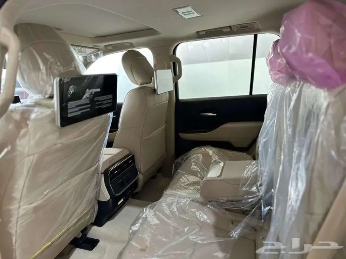 تويوتا لاندكروزر GXR فل كامل 2025 تنفس طبيعى باقل الاسعار 8