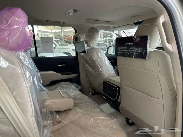 تويوتا لاندكروزر GXR فل كامل 2025 تنفس طبيعى باقل الاسعار 9