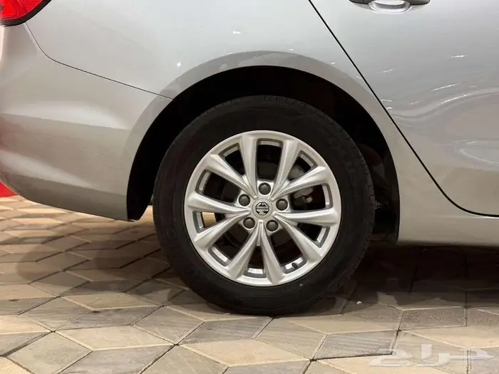 ام جي 5 -استاندر 2025 12