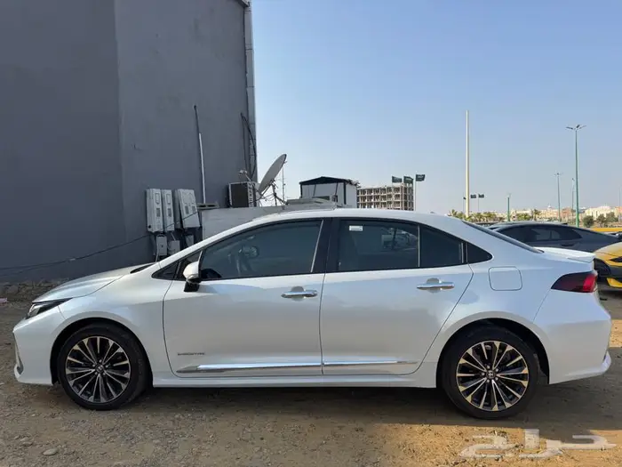 كورولا 2.0 فل كامل 2025 للتنازل بدون مقابل 0