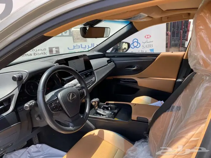 لكزس ES 300 H موديل 2024 نظيفة 6