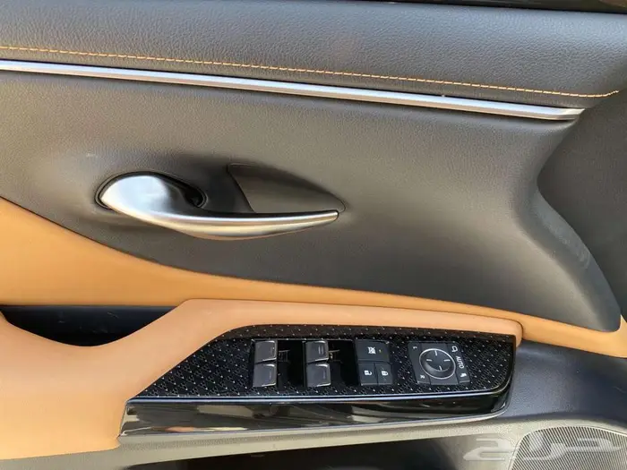 لكزس ES 300 H موديل 2024 نظيفة 15