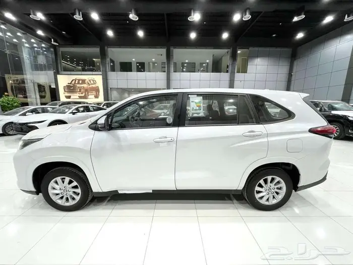 تويوتا انوفا ( GL ) بنزين موديل 2026 أقل الأسعار 3