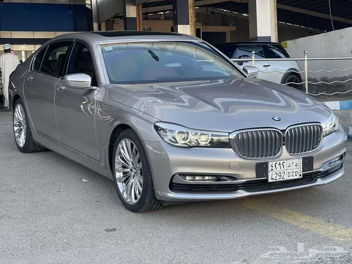 بي ام دبليو 2019 740il 0