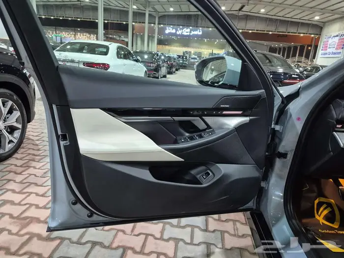 BMW520I M KIT - ممشى 16 الف -2024 39