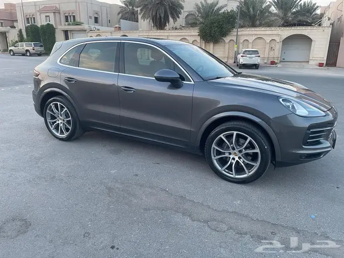 للبيع بورش نظيف كايين 2019 7