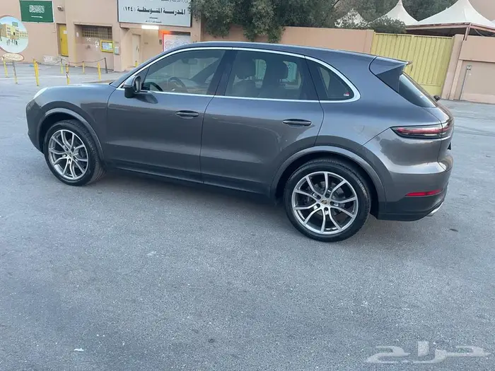 للبيع بورش نظيف كايين 2019 10