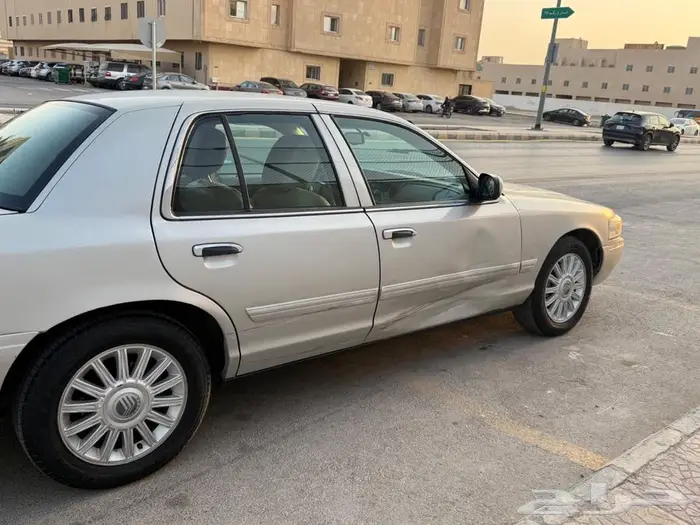 فورد امريكي جراند ماركيز 2011 10