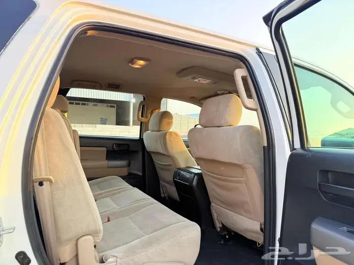 تويوتا سيكوياا 2015 11