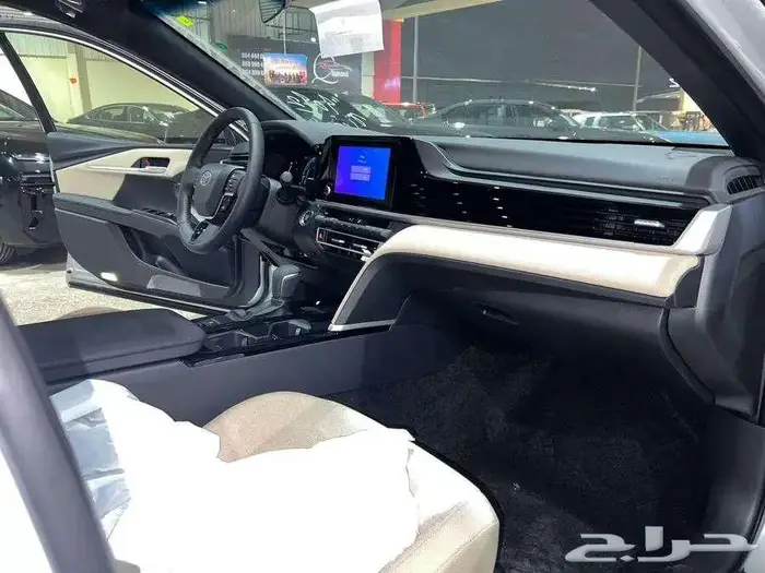 تويوتا كامرى ال اى بنزين سعودى 2025-فضى 3