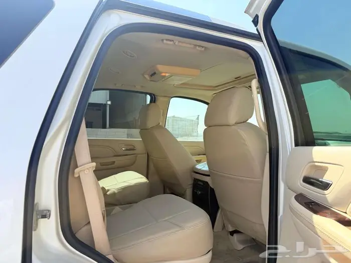 كاديلاك اسكاليد 2008 13