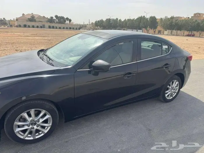 مازدا 3 ممشى قليل 1