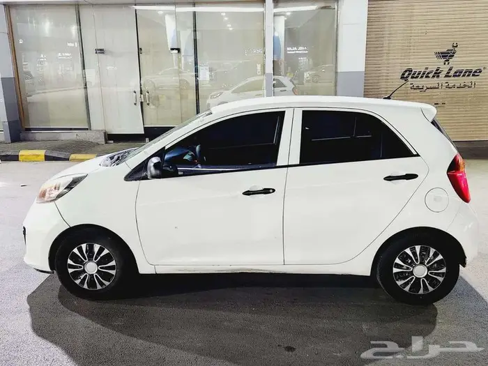 كيا بيكانتو 2015 نظيف جدا 9