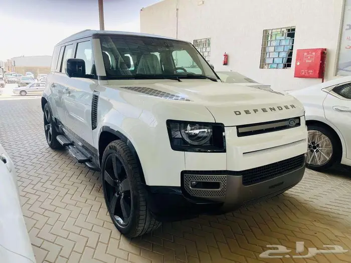 لاند روفر ديفندر سعودي HSE V6 فل 2025 1