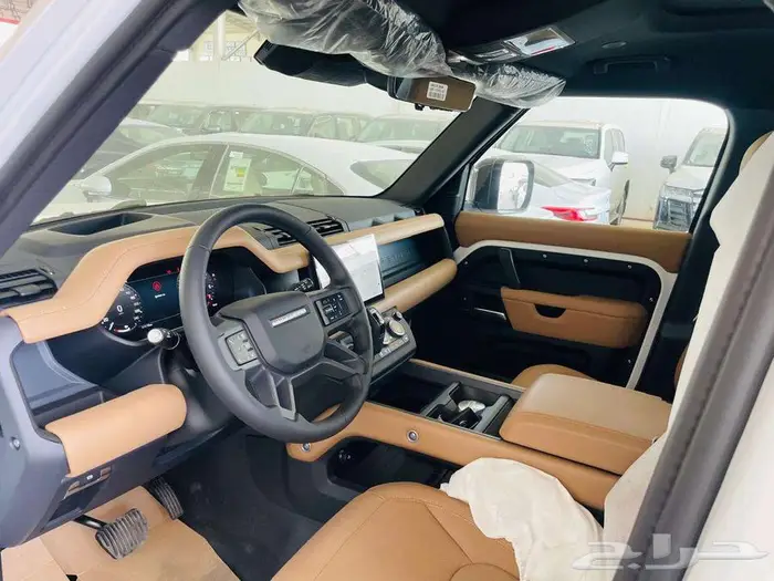 لاند روفر ديفندر سعودي HSE V6 فل 2025 9