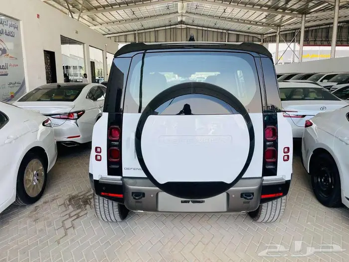 لاند روفر ديفندر سعودي HSE V6 فل 2025 5
