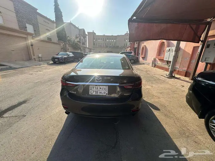 مازدا سيدان. 2020 0