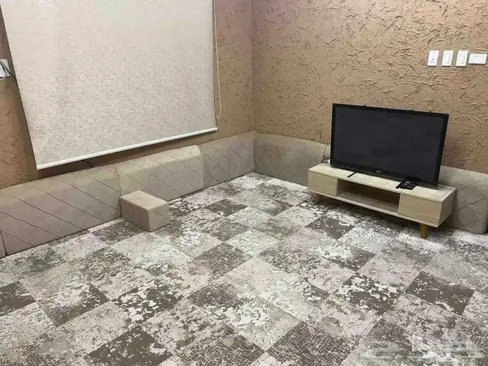 مجلس شبه جديد 0